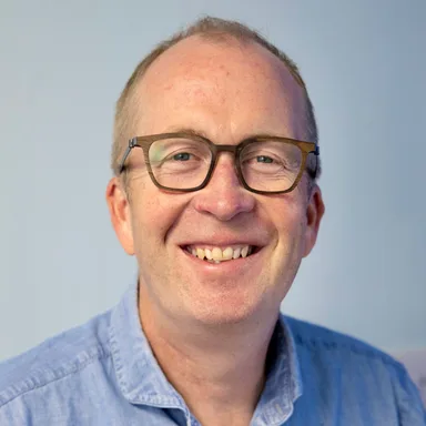Dr Gus Murray-Brown